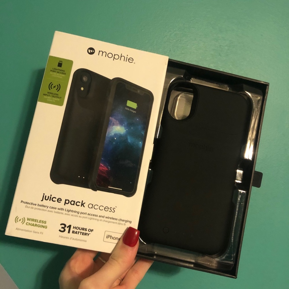 NWT Mophie iPhone XR charging case